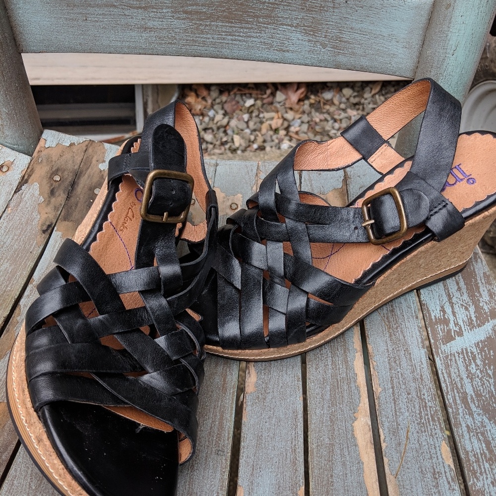 Indigo by Clarks Black Leather Strappy Sandals 8.5